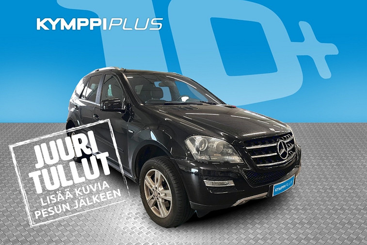 Mercedes-Benz ML 350 CDI BE 4Matic - Kattavasti varusteltu ja iso Mercedeksen maasturi! Nahat / Kattoluukku / Navi / Koukku / Webasto