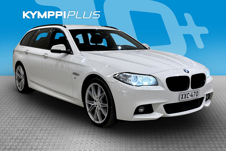 BMW 525 F11 Touring 525d TwinPower Turbo A xDrive M-Sport /. M-Sport-paketti / Neliveto (xDrive) / Adaptiivinen vakionopeudensäädin / Peruutuskamera - Head-Up-näyttö, navigointijärjestelmä, Xenon-ajovalot, penkinlämmittimet, vetokoukku (alletaittuva), kahdet renk