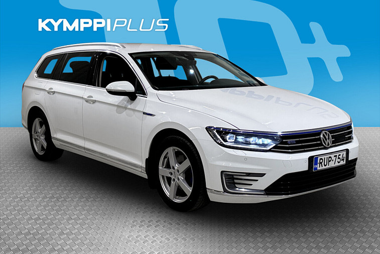 Volkswagen Passat Variant GTE Plug-In Hybrid 160 kW (218 hv) DSG-automaatti - ** Kessy / Webasto / ACC / LED-ajovalot / Kamera / Koukku / Digimittaristo / Hieronta / Bliss **