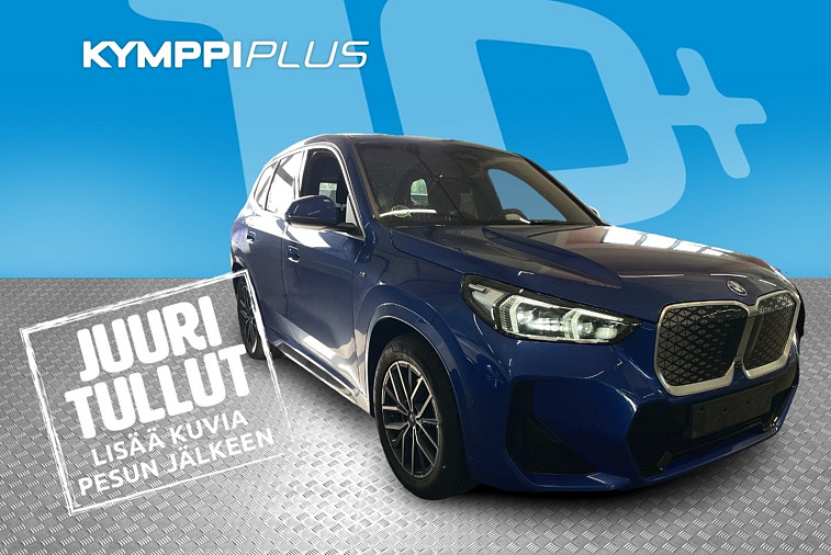 BMW iX1 U11 30 xDrive M Sport - Koukku / Adapt. LED / Keyless / Hud / Lasikatto / Innovation-paketti