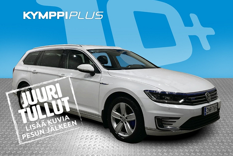 Volkswagen Passat Variant GTE Plug-In Hybrid 160 kW (218 hv) DSG-automaatti - Vetokoukku / Moottorinlämmitin ja sisäpistoke / Adapt. vakkari / Peruutuskamera / Alcantara / LED