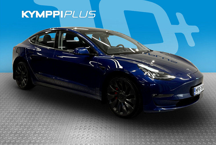 Tesla Model 3 Performance - Lämpöpumppu / Soh 93,2% / Matrix / Lasikatto / Amd Ryzen /