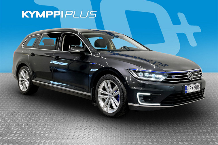 Volkswagen Passat Variant GTE Plug-In Hybrid 160 kW (218 hv) DSG-automaatti - Adaptiivinen vakionopeudensäädin, Digimittari, lisälämmitin kaukosäätimellä, alle taittuva vetokoukku, Nahka-Alcantara-verhoilu, peruutuskamera, Apple CarPlay, LED-ajovalot, avaimeton käyttö