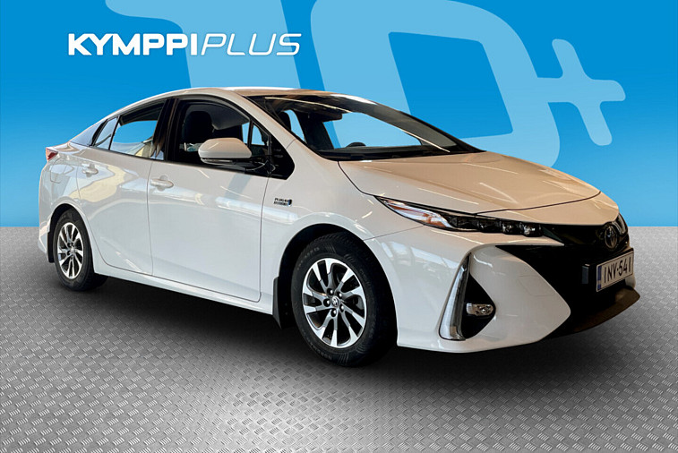 Toyota Prius Plug-in Active - HUD / Adapt. vakkari / Peruutuskamera / Moottorinlämmitin ja sisäpistoke / Suomi-auto / LED-valot /