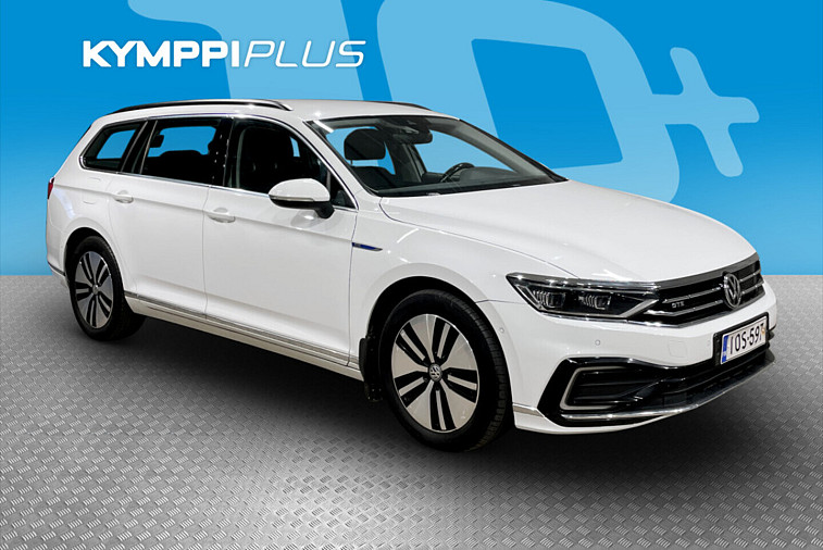 Volkswagen Passat Variant GTE Plug-In Hybrid 160 kW DSG-automaatti - Suomi-auto / 2 omistajaa / Webasto / Kahdet renkaat vantein / Alle taittuva vetokoukku / Mukavuusistuimet / Keyless