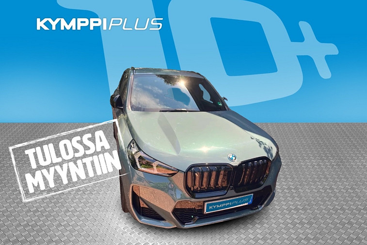 BMW iX1 U11 30 xDrive - Koukku / H&K / HUD / 360 Kamera / ACC / 2x renkaat vanteilla