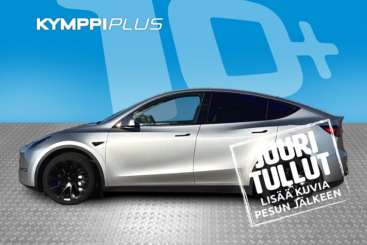 Tesla Model Y Long Range - SoH 92 % / Kahdet renkaat ja vanteet / Vetokoukku / Adaptiivinen vakionopeudensäädin / Lasikatto / Matrix-LED