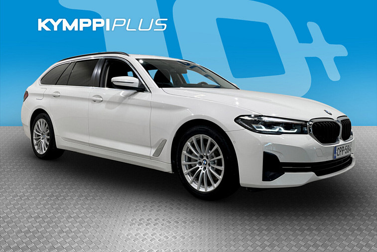 BMW 530 G31 Touring 530e xDrive A Charged Edition / Soh 90% ,Koukku, Ratinlämmitin, Sähköinen esilämmitys - Suomi-auto, toiselta omistajalta, jakopää ketjulla, vetokoukku, sähköinen esilämmitys / tuuletus, langaton puhelimen lataus, Ambient Light, neliveto.