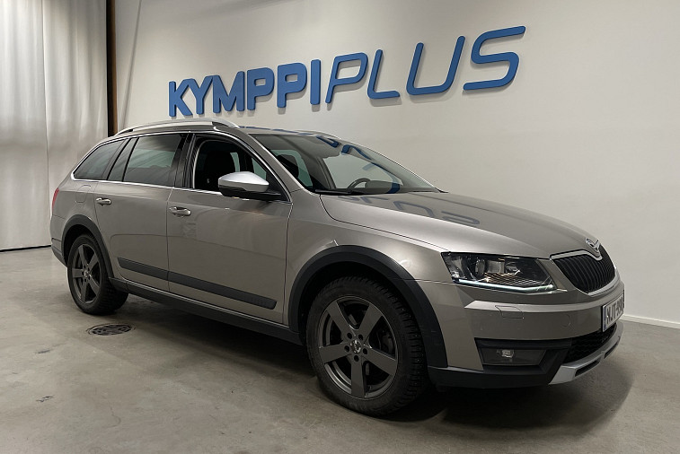 Skoda Octavia Combi 2,0 TDI 184 4x4 Scout DSG Autom. - ** Webasto / ACC / Xenon / Jakohihna vaihdettu 10 / 2026 / Vetokoukku **