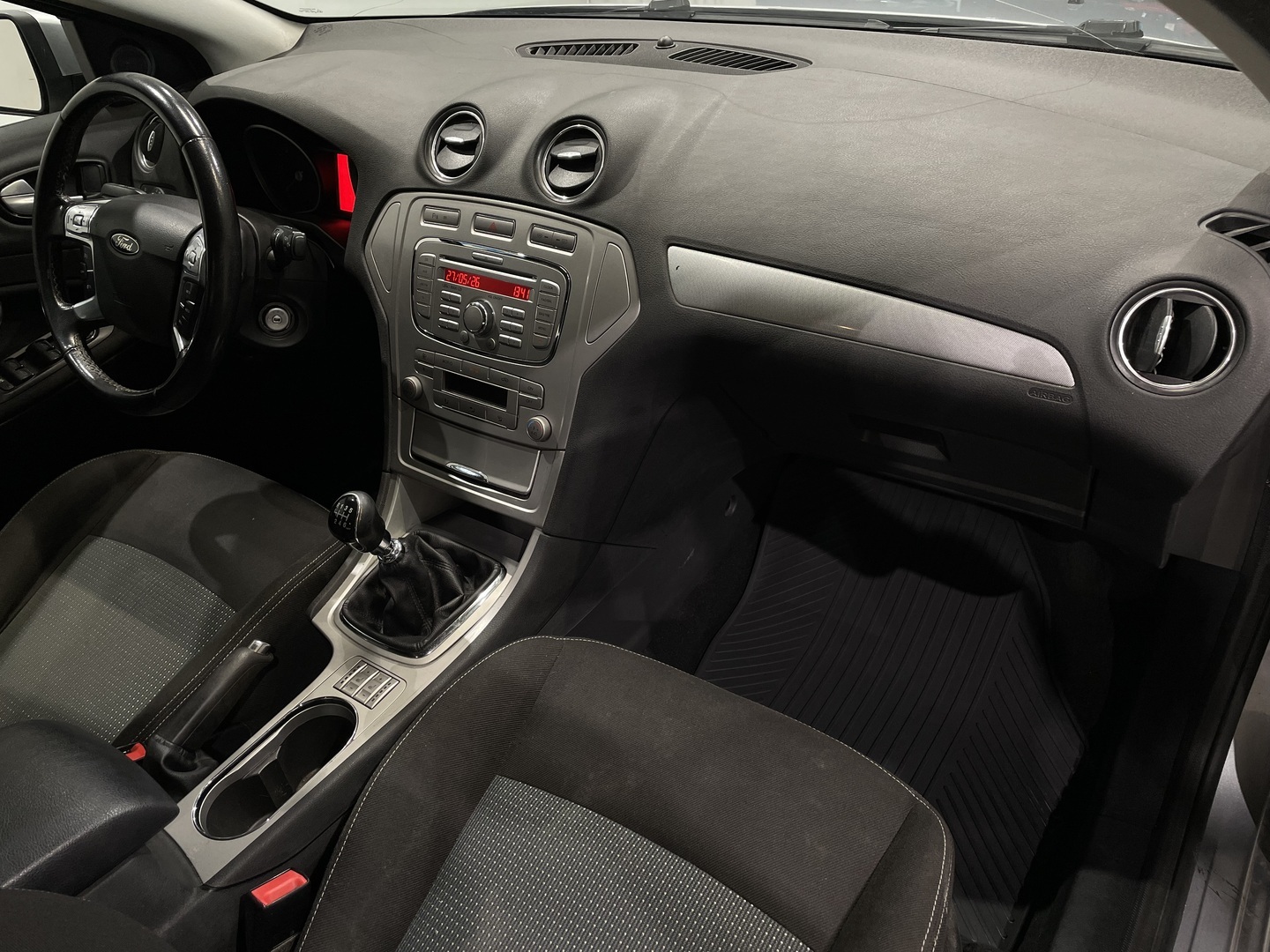 Ford Mondeo 2010, photo 7/26
